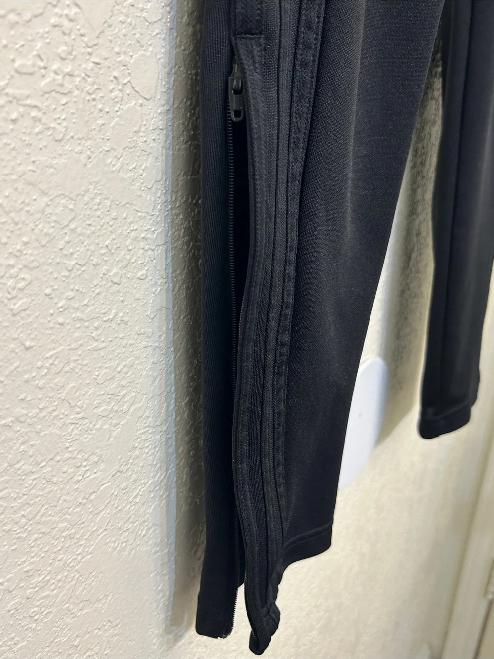 adidas Men’s Black Athletic Joggers with Subtle Paneling size small